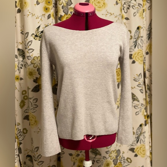 Cross-back Sweater - Babaton - Picture 2 of 6